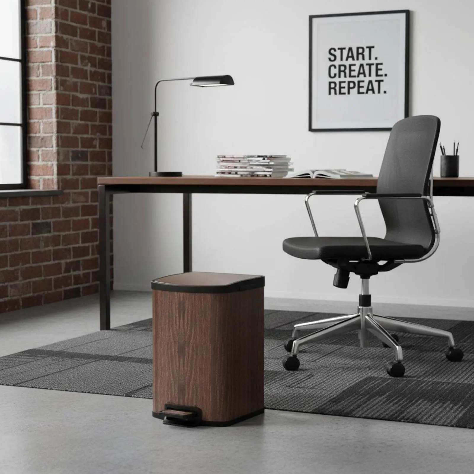 

New Chinese Design Trash Can Easy to Clean Wood Grain Trash Can Wood Grain Waste Bin Hygienic Household Supplies for Bathroom