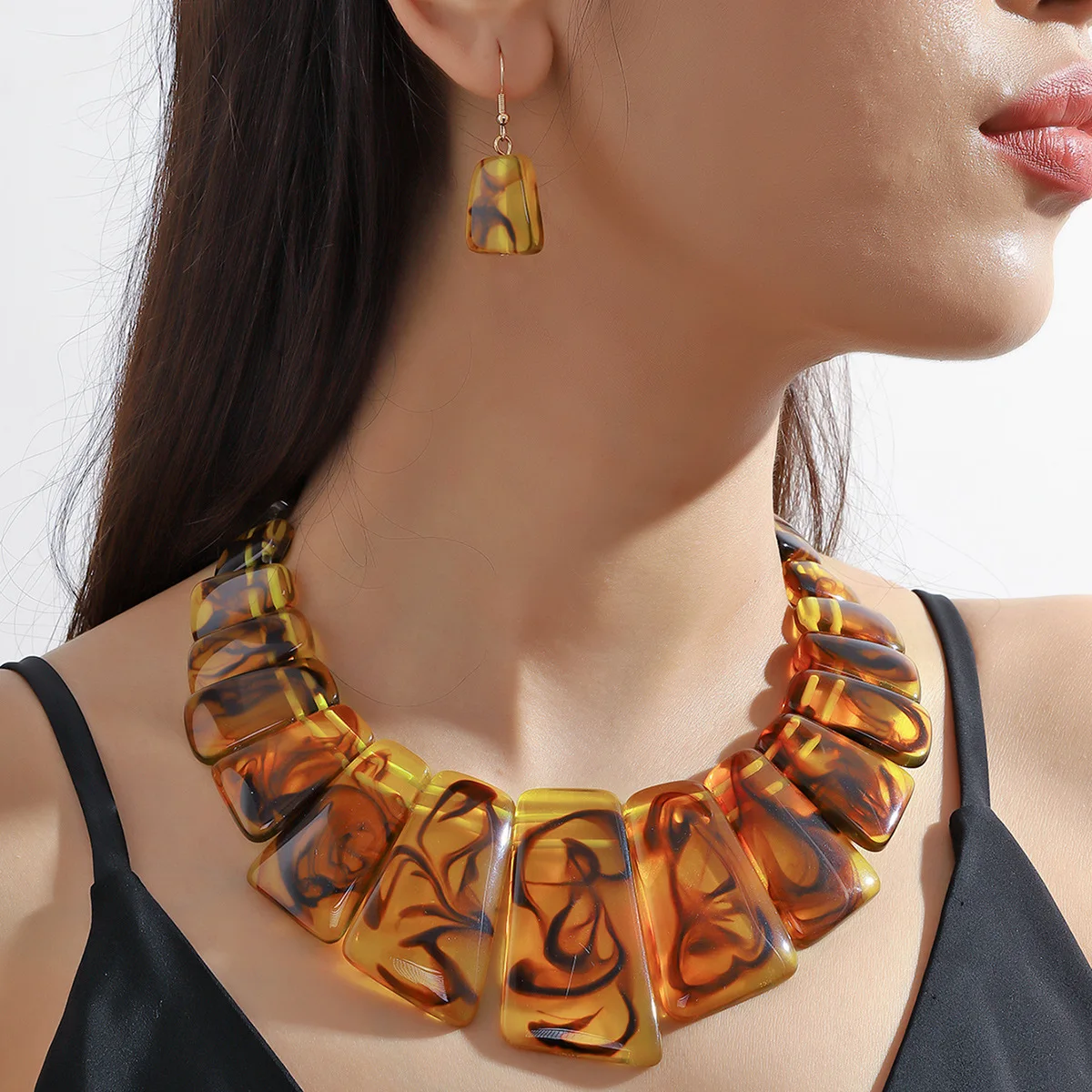 

Unique design retro personality Exaggerated acrylic geometric collar exquisite fashion necklace earrings women accessories