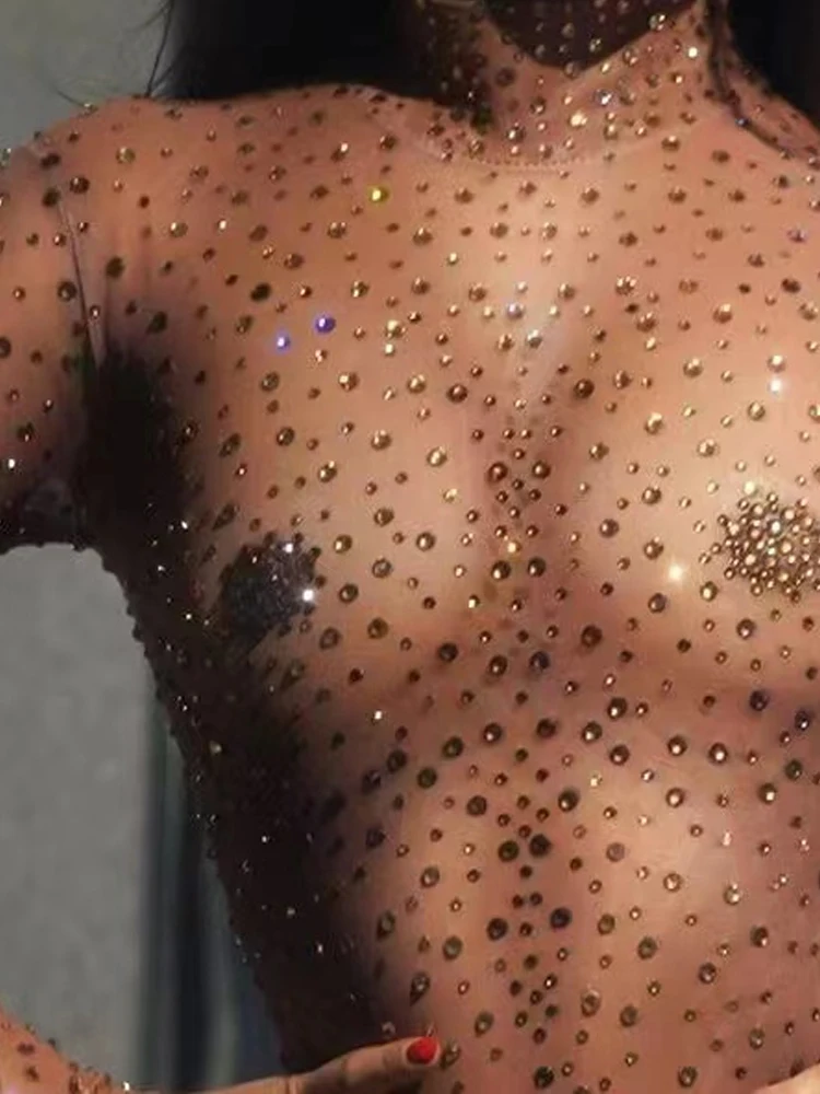 Traje Sexy de malla transparente para mujer, ropa de escenario para espectáculo, mono brillante con diamantes de imitación, mamelucos ajustados para fiesta