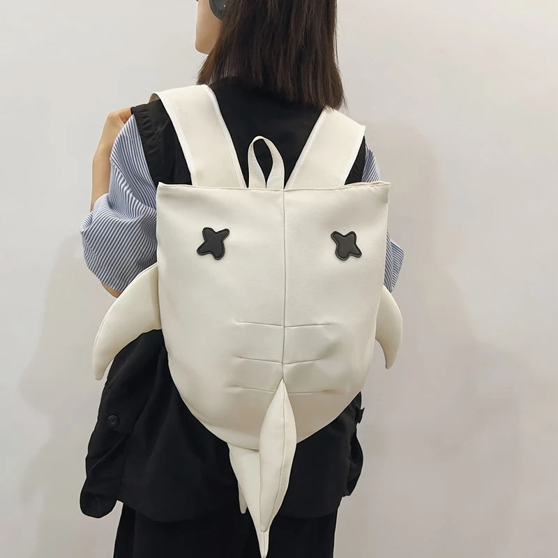 Tas punggung kepribadian Avant-garde pria dan wanita dengan bentuk hiu yang sama ransel kasual kapasitas besar tas desain Niche