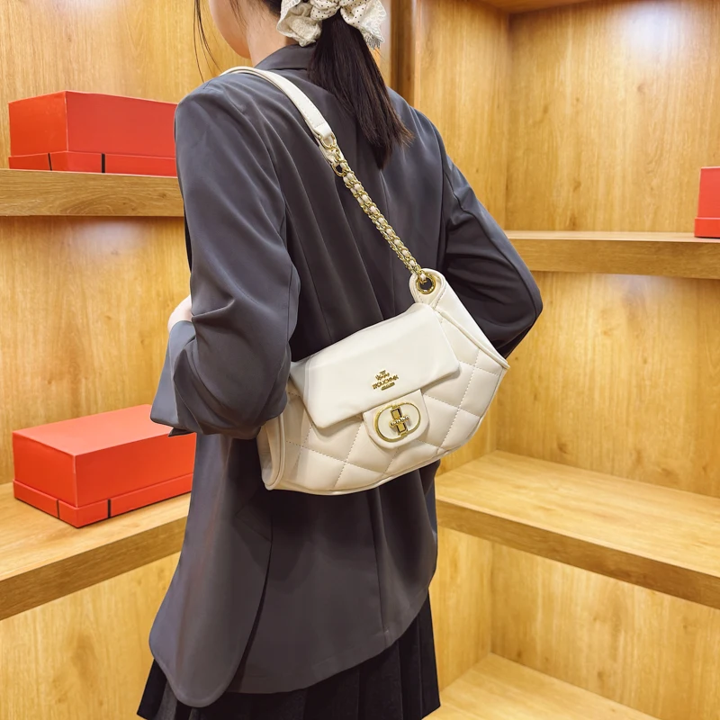 

Women's Leather Fashion Handbag Luxury Elegant Shoulder Bag Classic Designer Crossbody Tote For Modern Chic Look