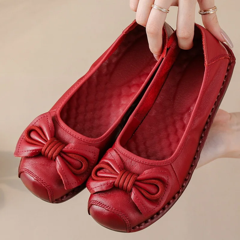 

2025 New vintage red wedding flats women's genuine leather shoes non slip lug sole moccasins elderly slip on loafer ladies flats