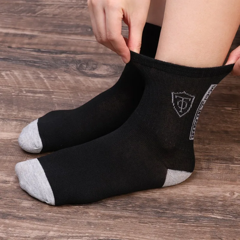 Meias esportivas de algodão respirável para homens Meias de fibra de bambu Absorção de suor Desodorante Business Sox Outono e inverno 10 pares