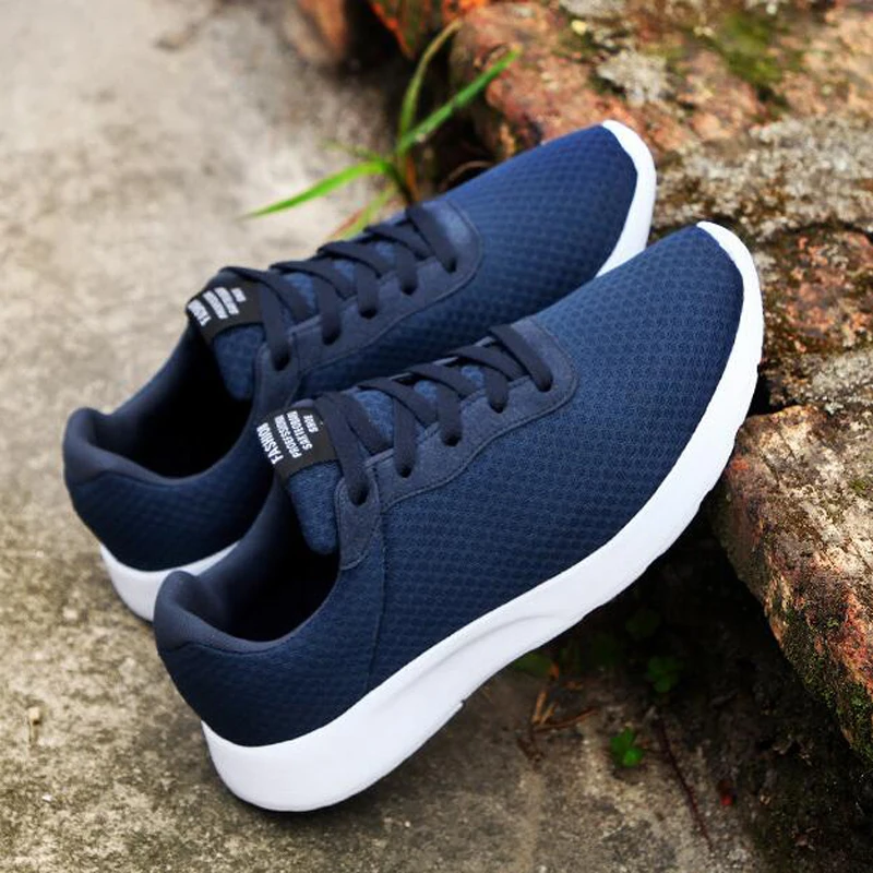 

Кроссовки мужские легкие, дышащие, на шнуровке, летняя обувь для бега и прогулок, 981