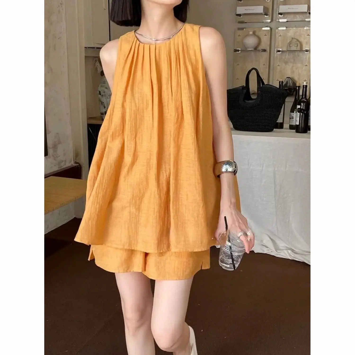 

Gagarich Design Sense Niche Set Women Cotton Linen Summer Folding Sleeveless Vest Top Thin Loose Slimming Shorts Two-piece Set
