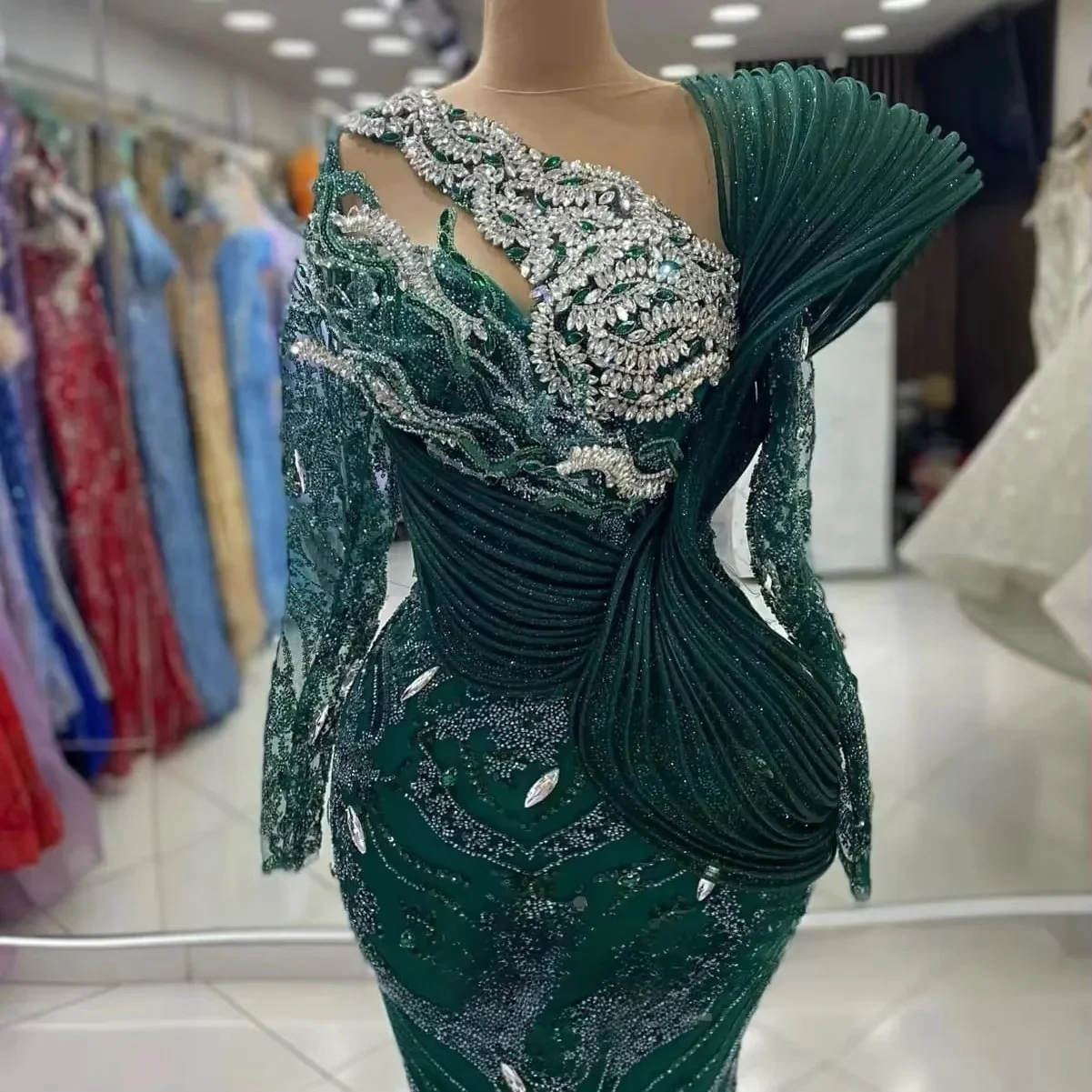 Green Long Sleeves Middle Eastern Evening Dresses Luxury Beaded Saudi Arabia Dubai Robe De Soiree Prom Dress Gown Customized