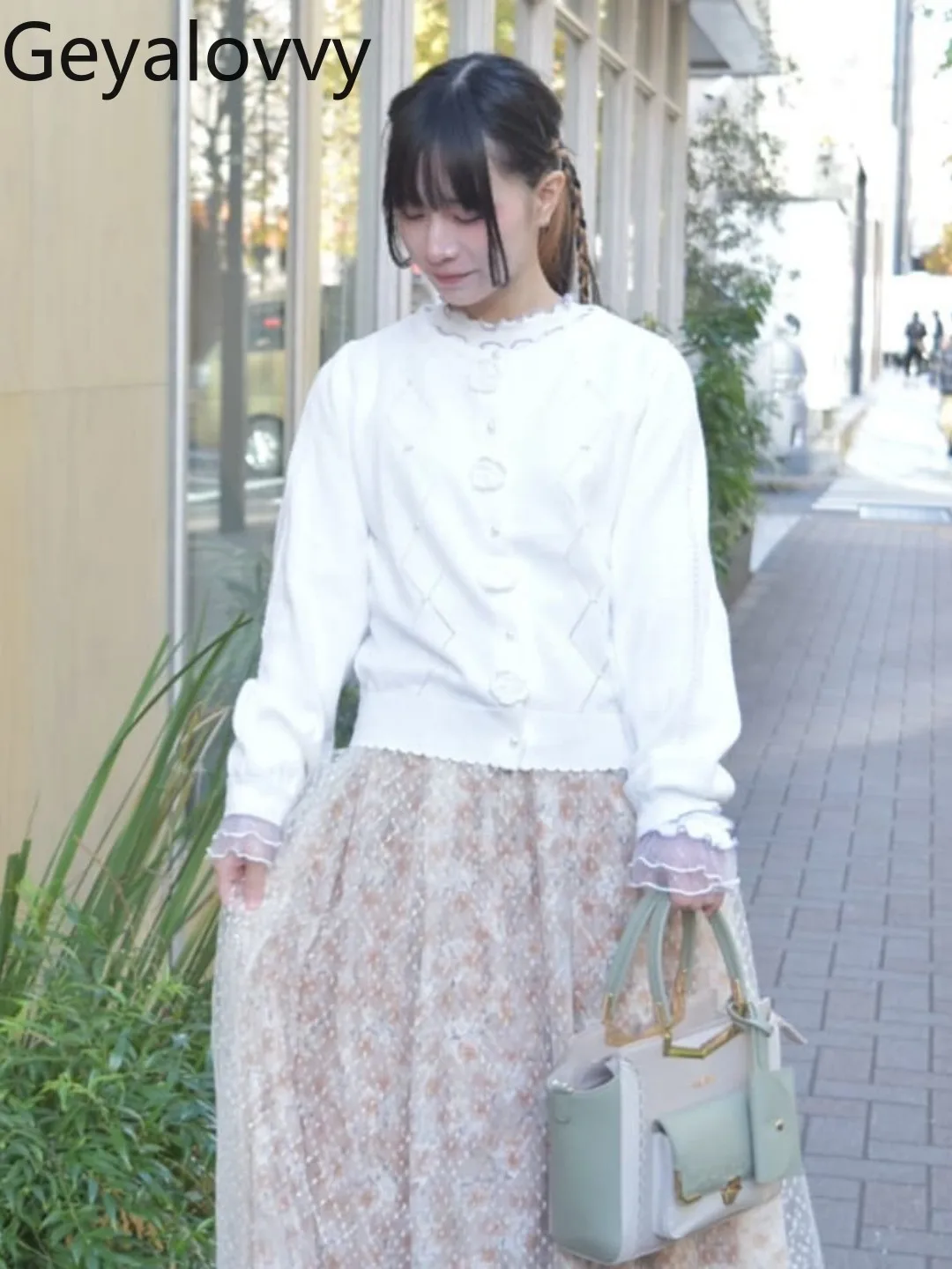 

Sweet and Cute Knitted Shirt Feminine Three-dimensional Beaded Round Neck Single-breasted Cardigan Sweater Top for Women