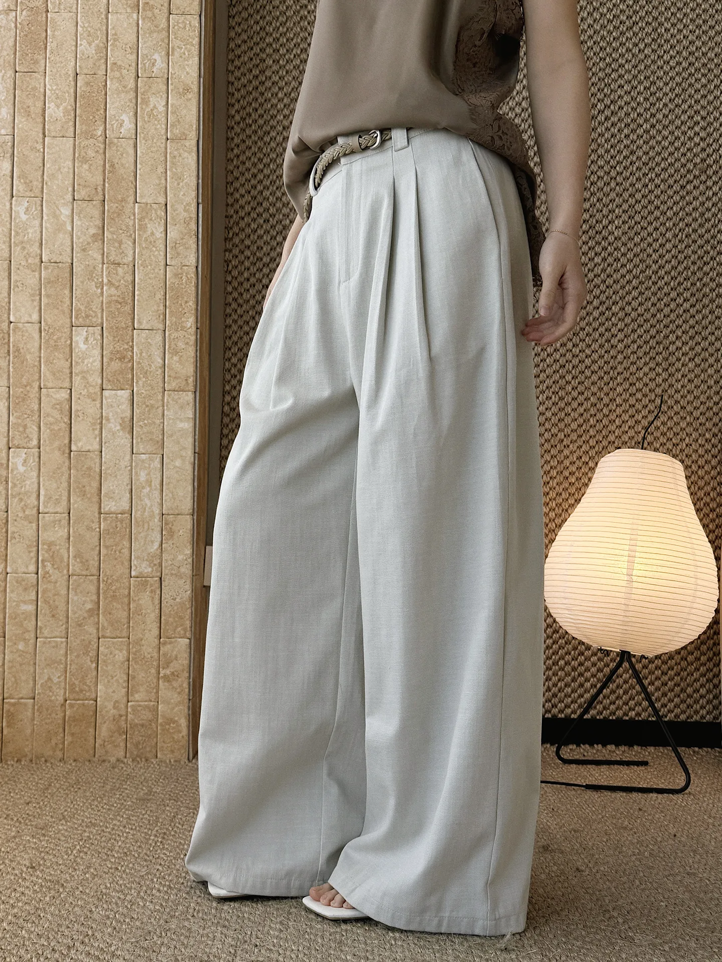 

Spring and summer retro with woven belt casual pants, loose silhouette pants for women