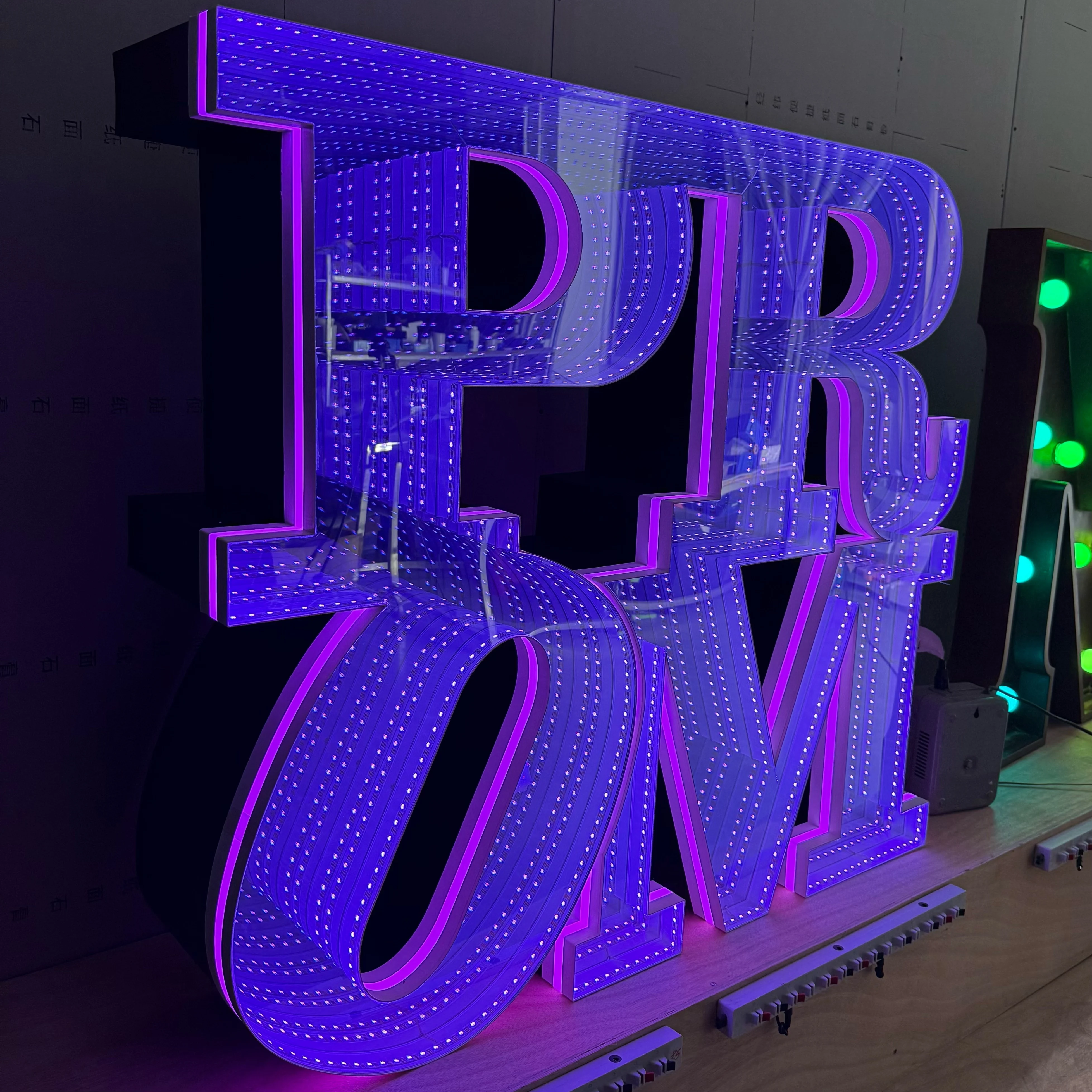 Custom 4FT Full Color Infinity Layer 3D LED Marquee Letter Mirror Edge Prom Backdrop Big Luminous Letter for Party Decor Event