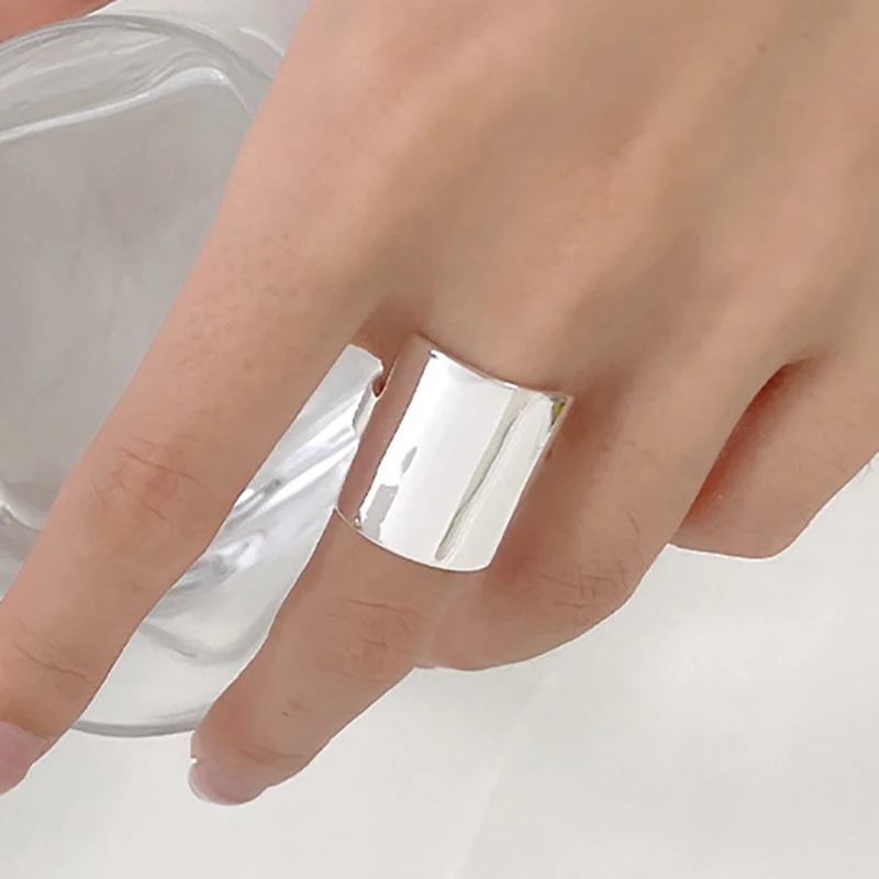 Cincin halus perak Sterling 925 minimalis untuk wanita, cincin pasangan baru modis kreatif lebar geometris perhiasan pesta ulang tahun buatan tangan