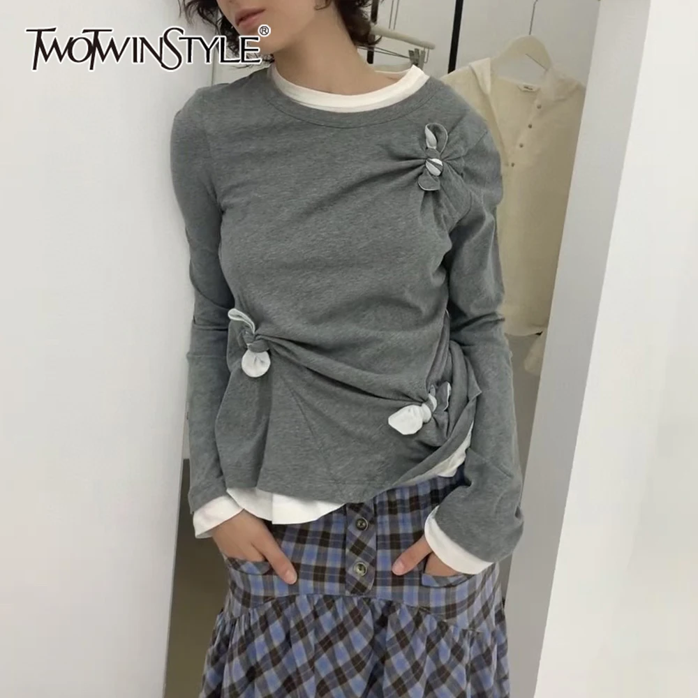 

TWOTWINSTYLE Colorblock Fashion Spliced Knots Chic T Shirts for Women Round Neck Long Sleeve Pullover Female Temperatant Style