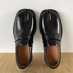 CHMURY Tabi Shoes Loafer dla mężczyzn i kobiet Split Toe Thick Sole Casual Leather Shoes