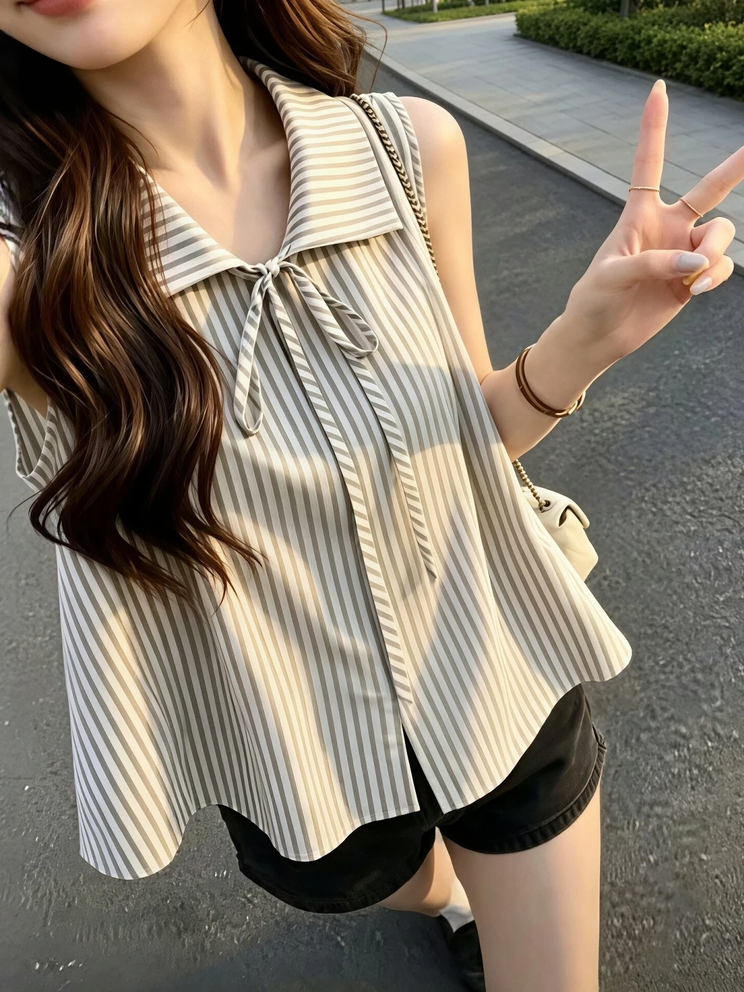 韓国風女子大生チェック柄ノースリーブシャツ女性夏プラスサイズ美しい年齢軽減ノットフロントユニークトップ 1