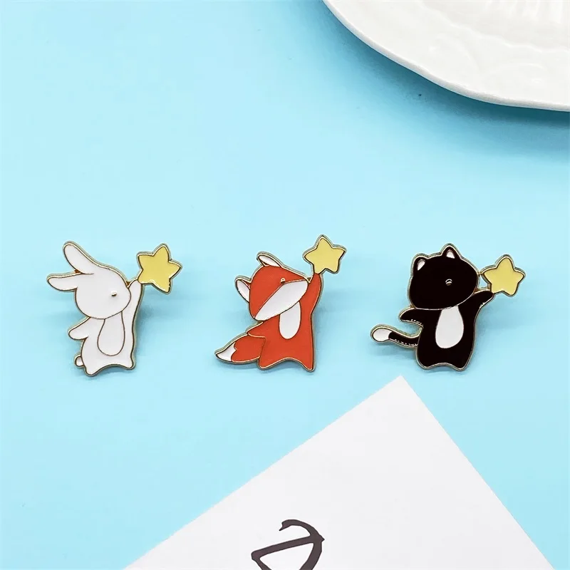 Creative Hand Picking Stars Alloy Enamel Brooch Cartoon Cute Little Fox Rabbit Holding Star Badge Bag Clothing Pin Jewelry Gift