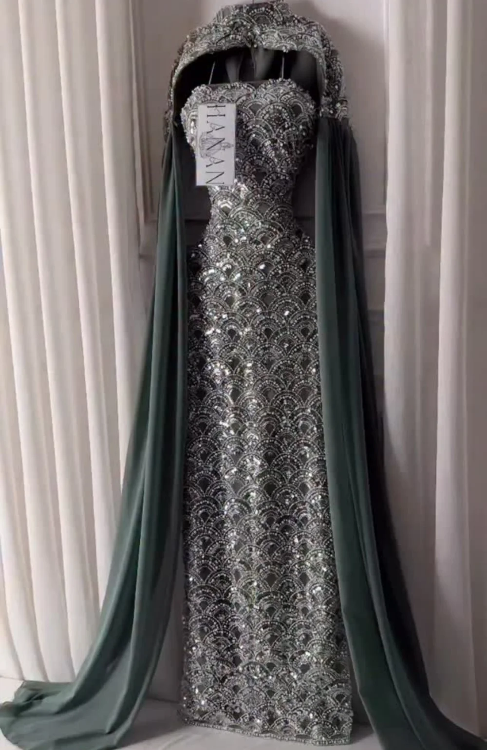 Bella Customized Green Beaded Prom Dresses Elegant High Neck Mermaid vestidos de noche Cape Floor Length Formal Evening 2026