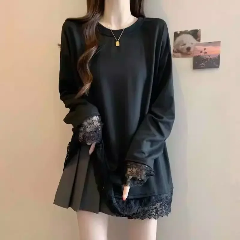 Camiseta de manga larga con empalme de encaje y cuello redondo de fibra de algodón puro para ocultar carne adelgazante de longitud media estilo perezoso de talla grande