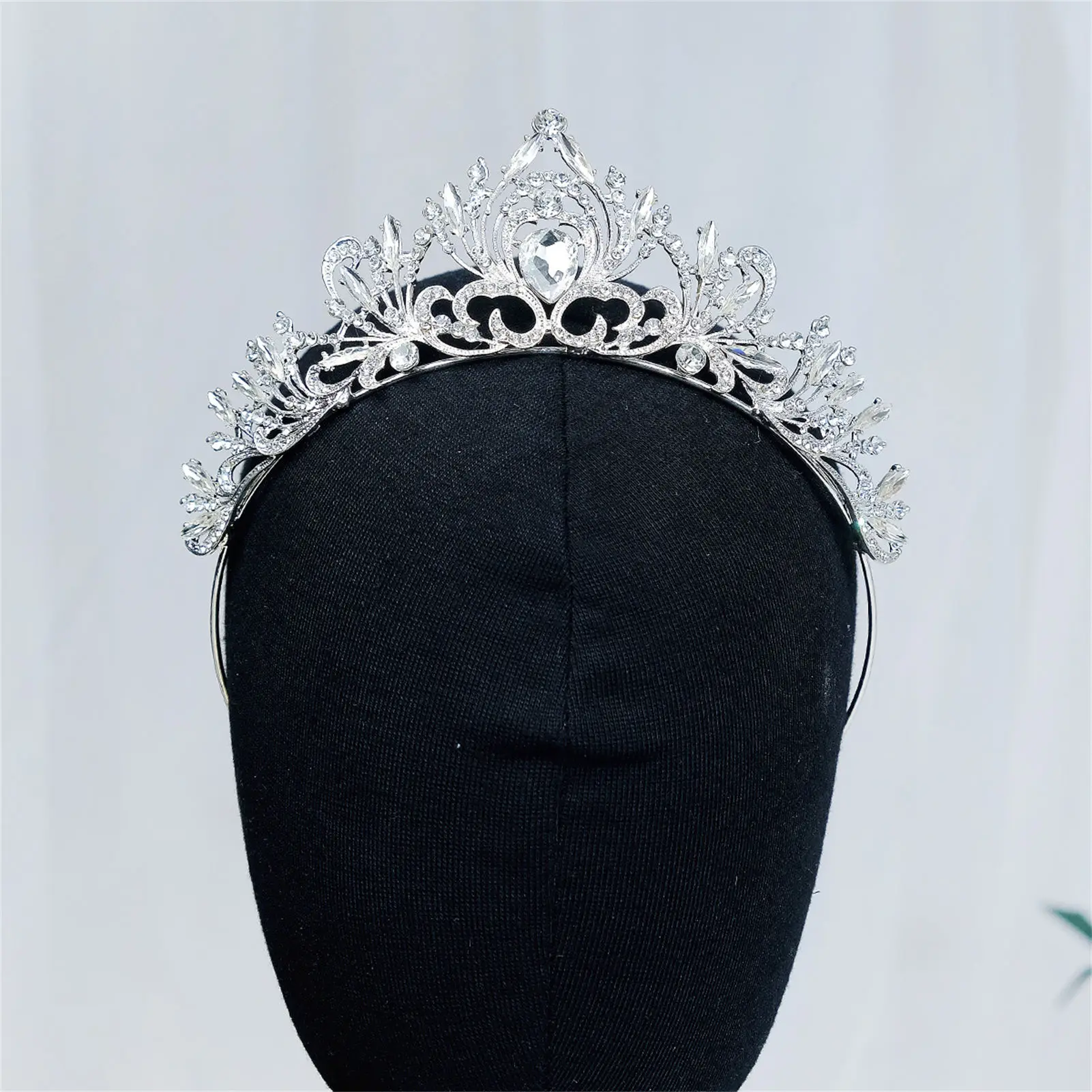 Cosplay Party Crown Baroque Hollow Alloy Tiara for Stage Performance Royal Costume Jewelry Vintage Gold Silver Headband view 6