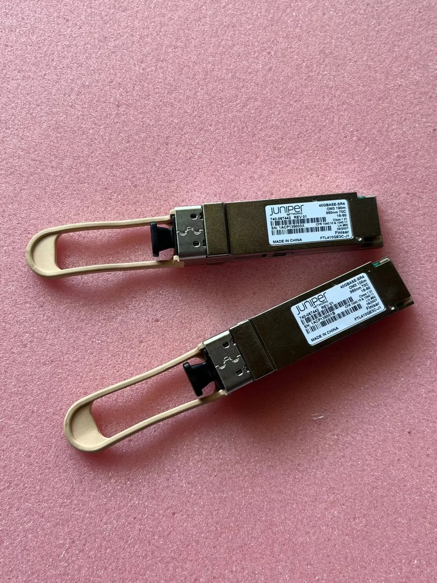 1PCS Juniper QSFP 40G Transceiver 40GBASE SR4 740-067442 FTL410QE3C-J1 OM3 100M 850NM Juniper Networks 40GB QSFP
