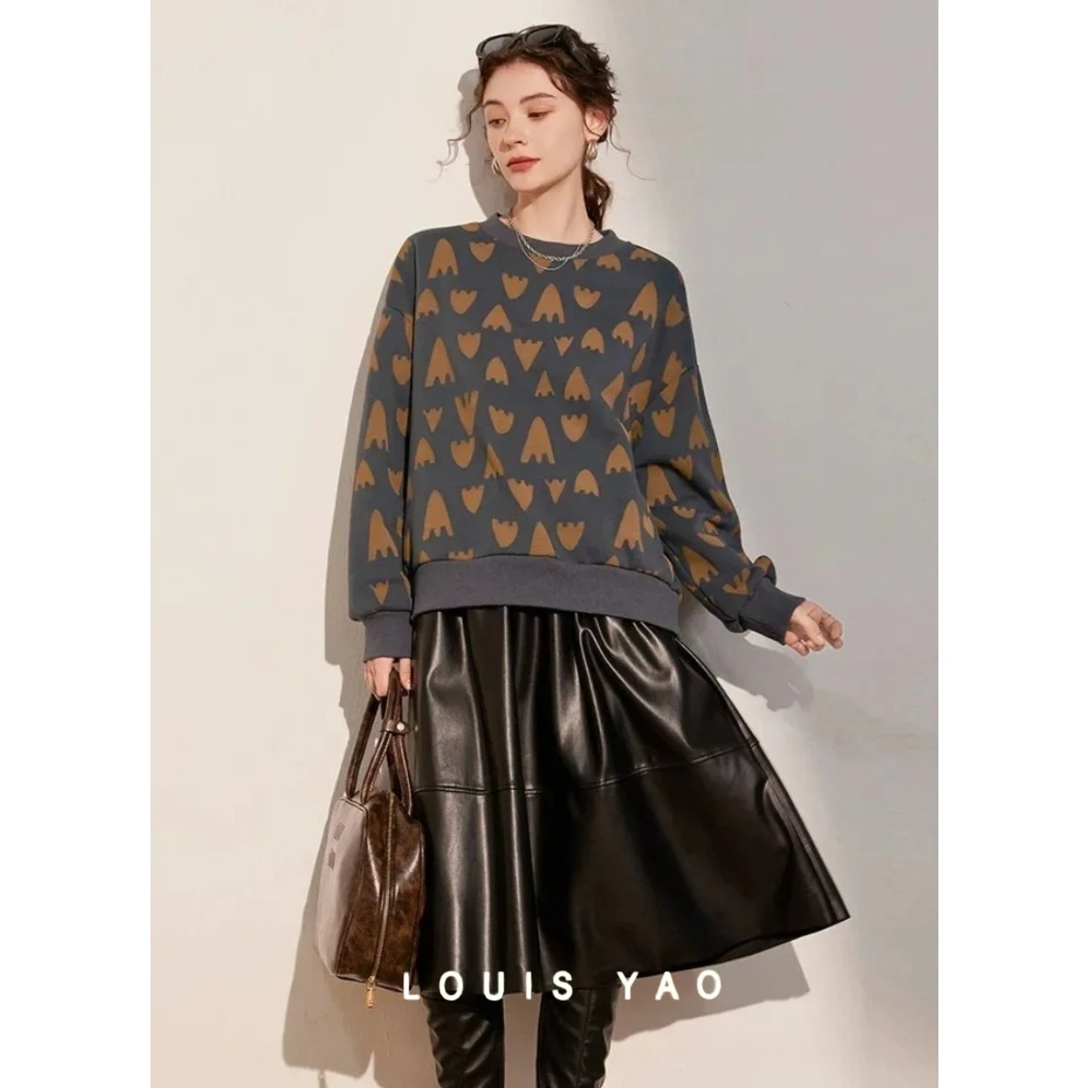 

Geometric Pattern Round Neck Loose Women's Sweatshirts 2025 Winter Thickened Fleece Tops Printed Long Sleeve Hoodie
