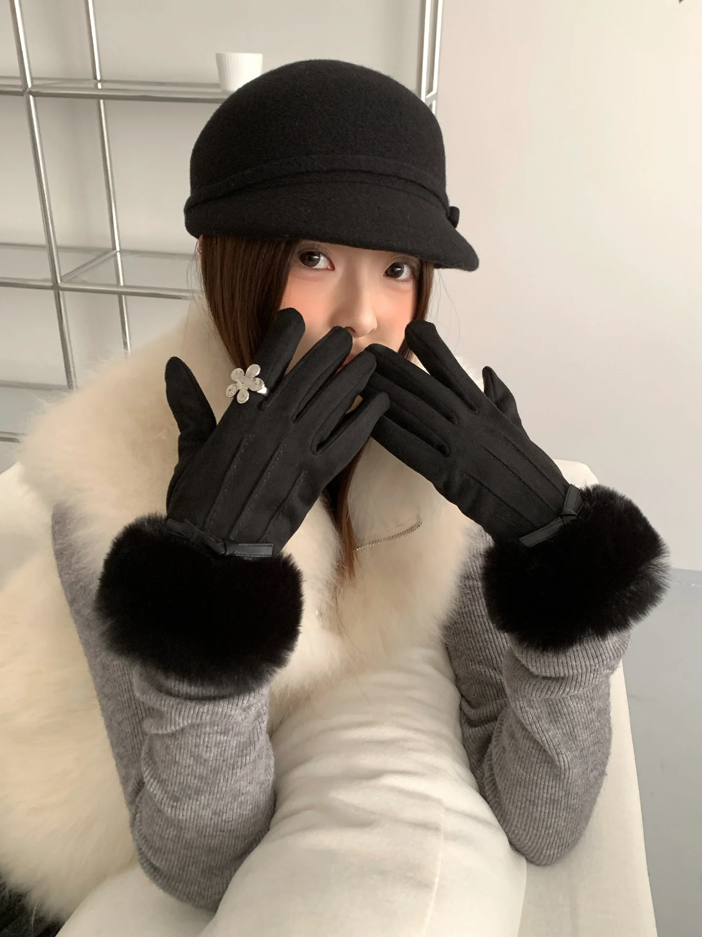 

Плюшевые перчатки с бантом для женщин, новый зимний стиль, утолщенные и пушистые, ветрозащитные и морозостойкие