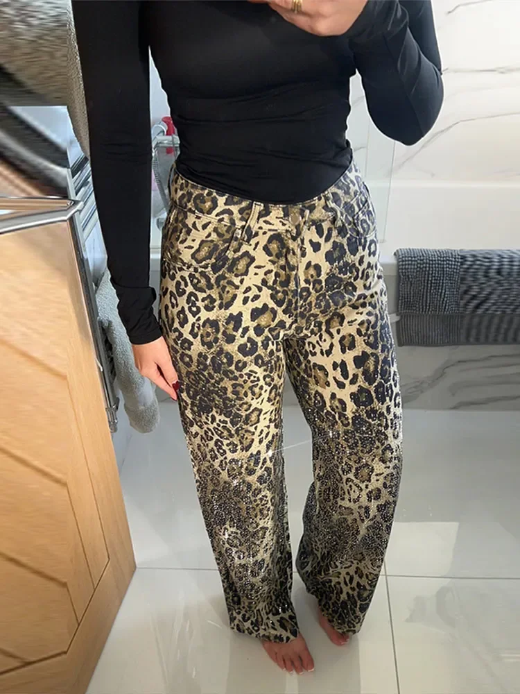 ヒョウ柄光沢のあるラインストーン女性デニムパンツストレートだぶだぶのフルダイヤモンドジーンズハイストリートセクシーな夏のコンフォートフィットパンツ