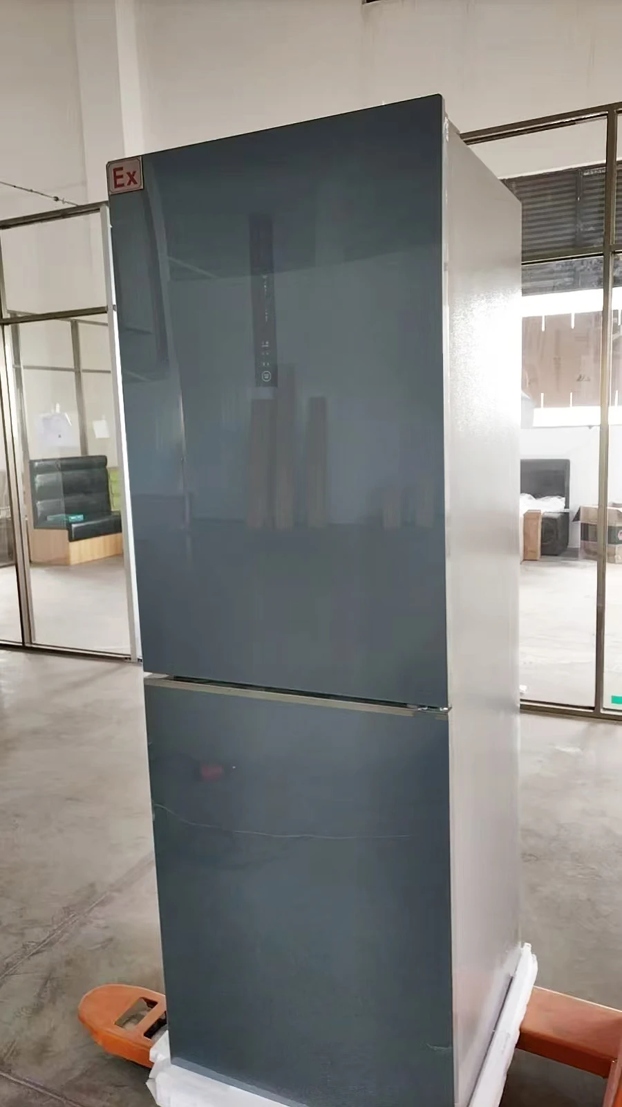 ATEX Single Door Single Temperature Explosion Proof Refrigerator Large Capacity Refrigerator In Logistics And Warehousing Center