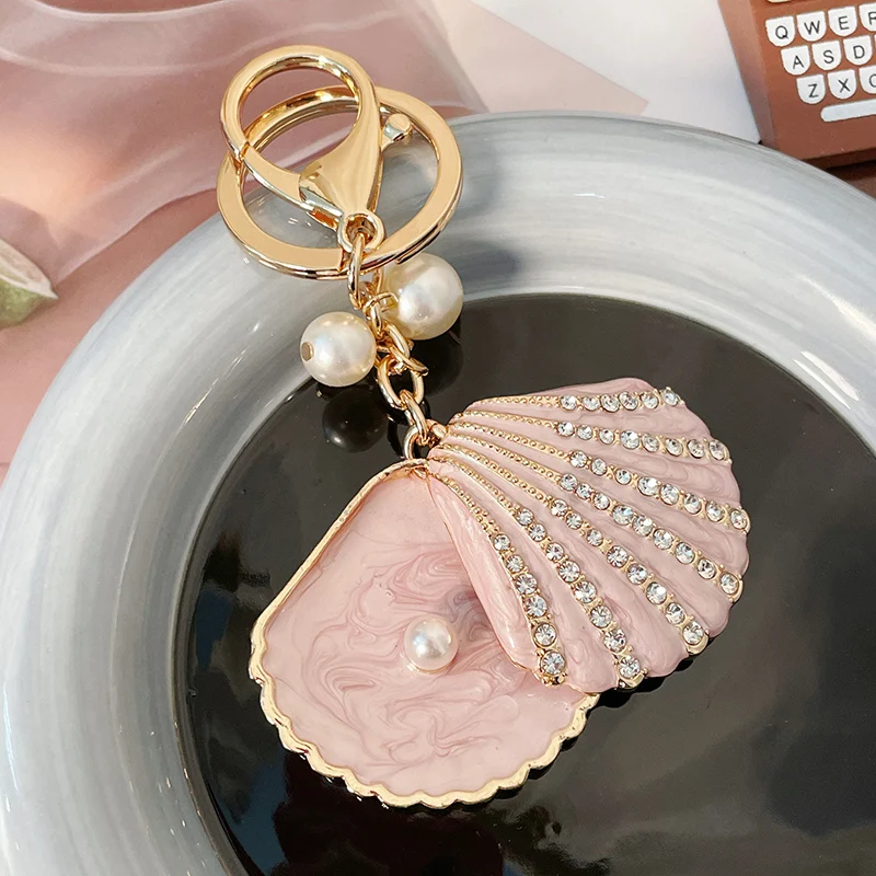 2026 New Pearl Shell Keychain Hawaii Beach Vacation Style Metal Key Ring Girls Backpack Pendant Summer Holiday Y2K Jewelry