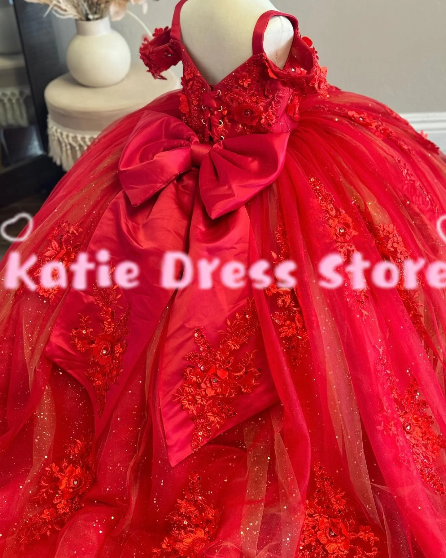 Customized Red Lace Applique With Bow Flower Girl Dress For Wedding Puffy Tulle Kids Birthday Party First Communion Ball Gowns