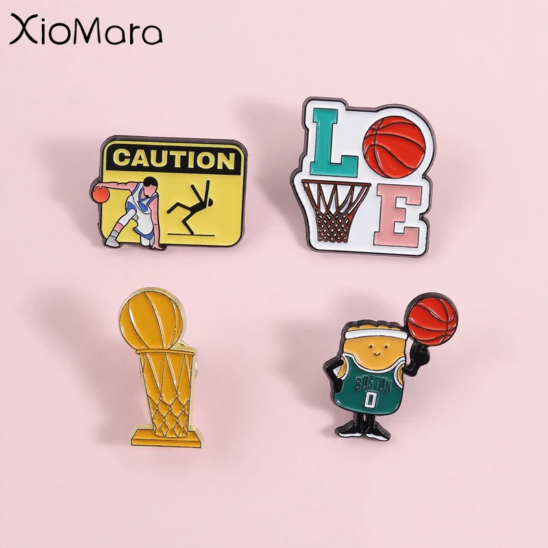 Creative Sports Basketball Brooches, Zinc Alloy Enamel Material, Fun Q Version Player & Letter Decorations, Unisex Design Gift