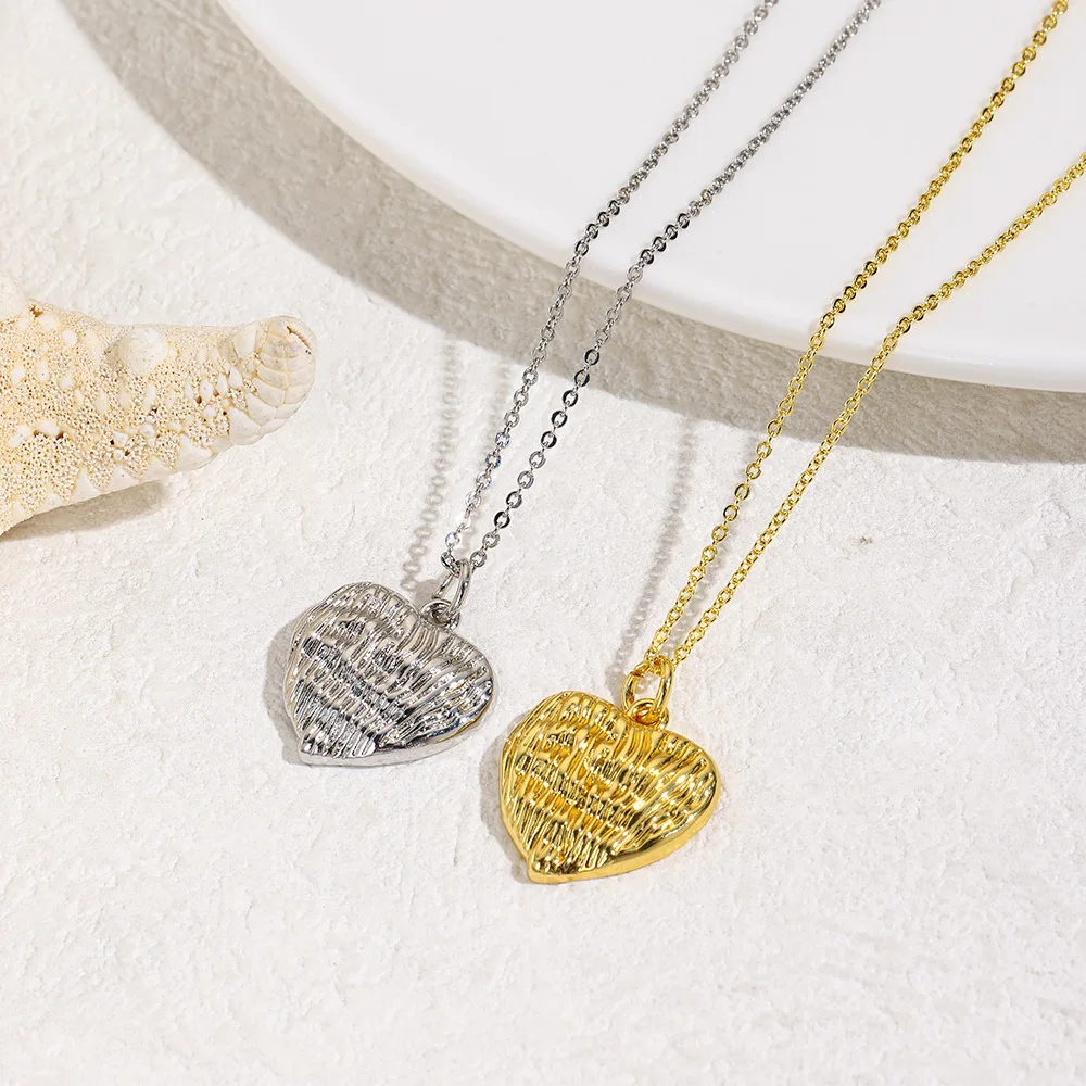 5 copper fresh and sweet irregular pattern love O-shaped necklace pendant with simple temperament, women wear it daily at work