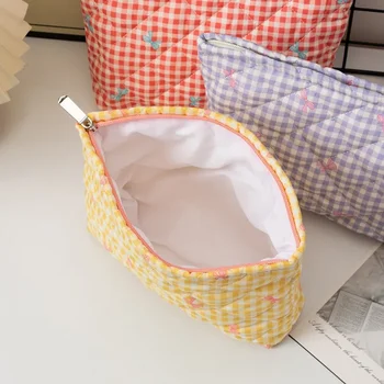 ผู้หญิงจัดเก็บ Bow Puffy Quilted แต่งหน้ากระเป๋าอุปกรณ์แต่งหน้ากระเป๋าเครื่องสําอางกระเป๋าถือ