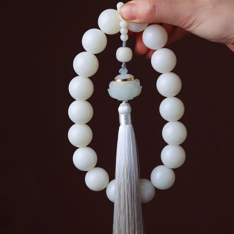 Natural high-throwing white jade Bodhi root handheld bracelet, soft hand twist around fingers, with lotus luminous sachet