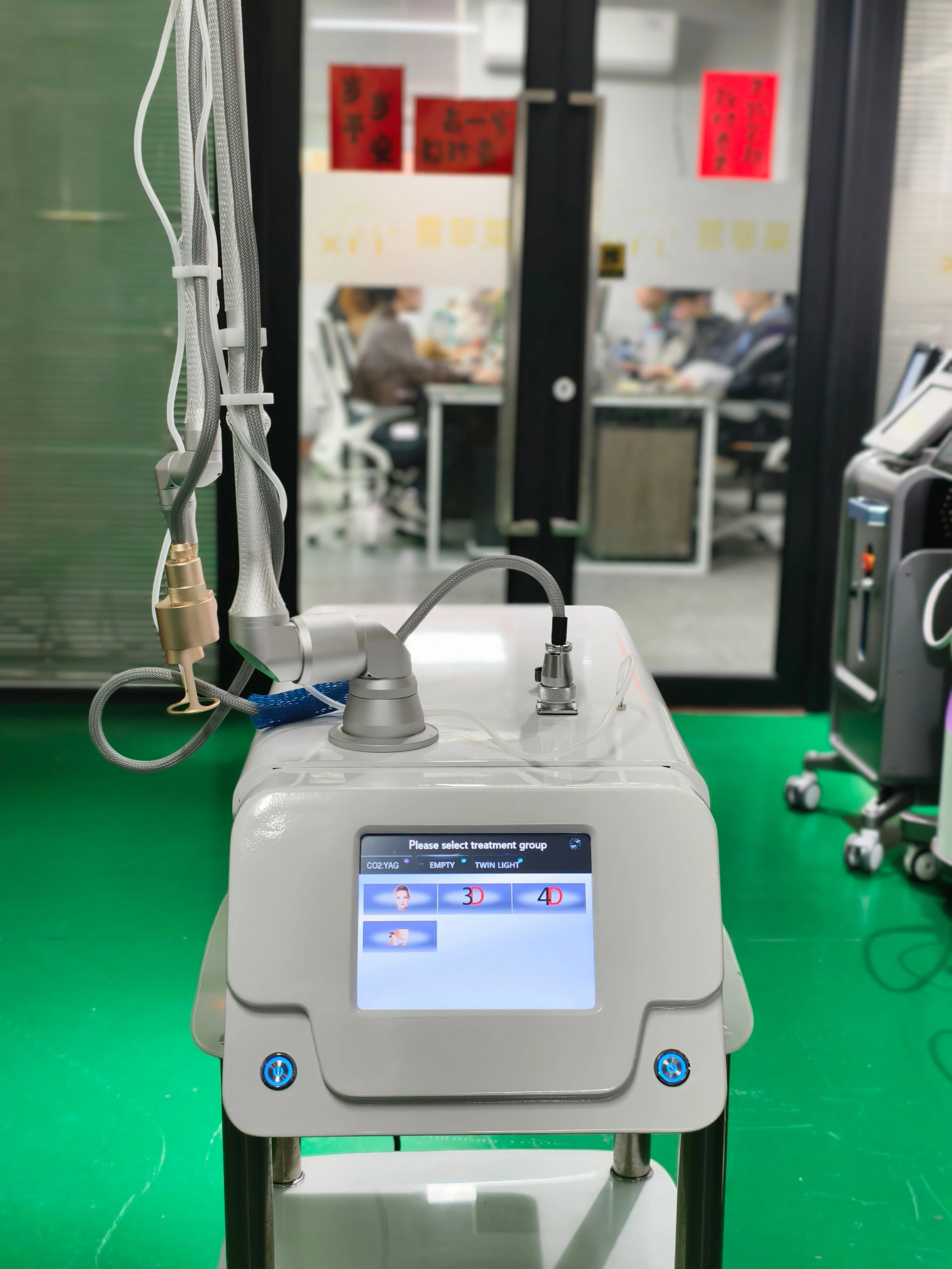 Portable Professional Fotona Co2 Fractional Skin Rejuvenation Resurfacing Beauty Machine Effective Acne Scar Removal Equipment