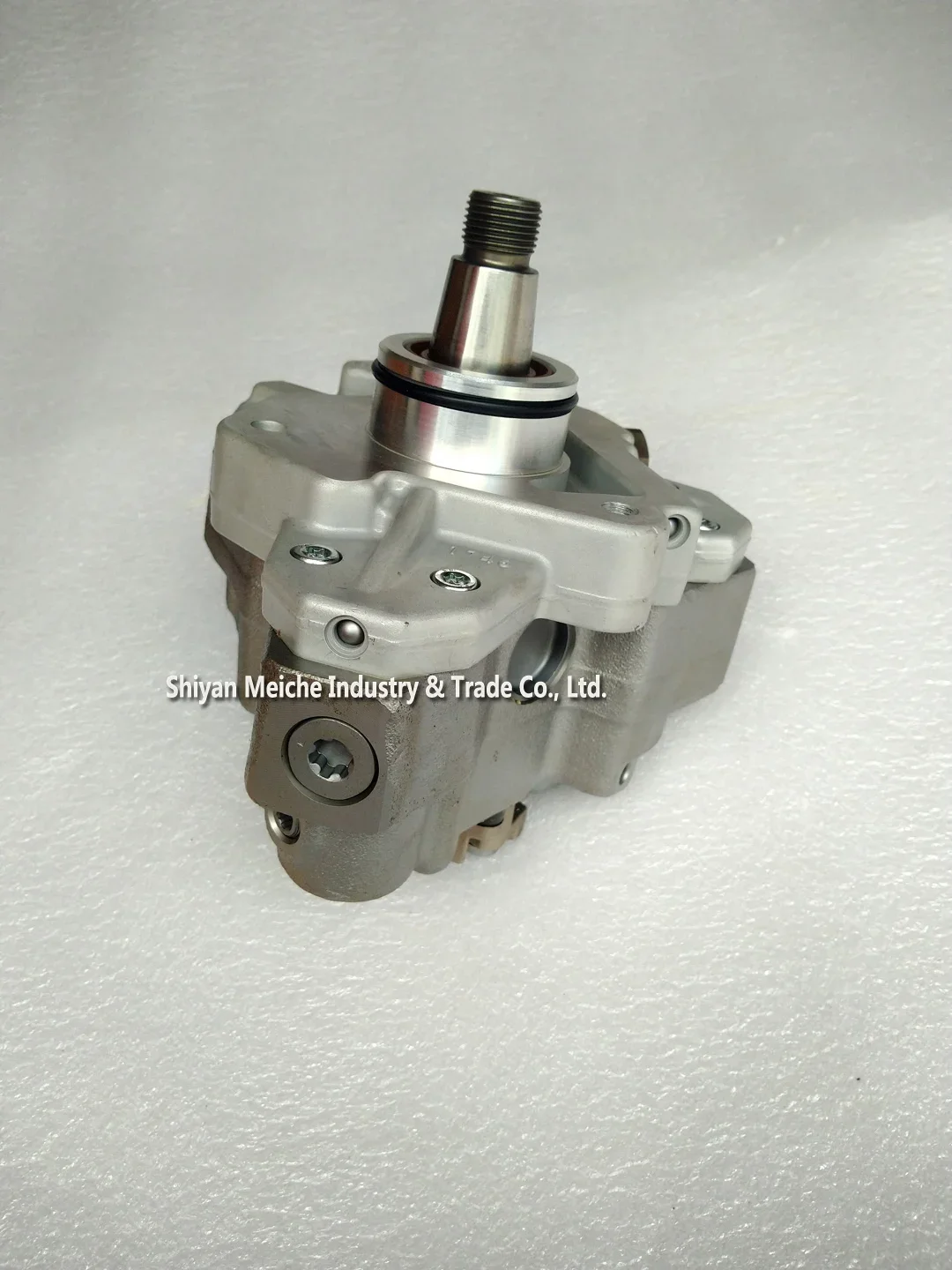 Bomba de combustible 0445020037 Bomba adecuada para accesorios de motor de maquinaria de construcción