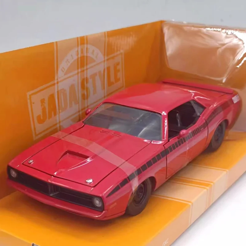 

Джейда, масштаб 1:24, 1973, модель автомобиля Plymouth Barracuda из красного сплава, статическая коллекция, украшенный сувенир, подарок, хобби и игрушки