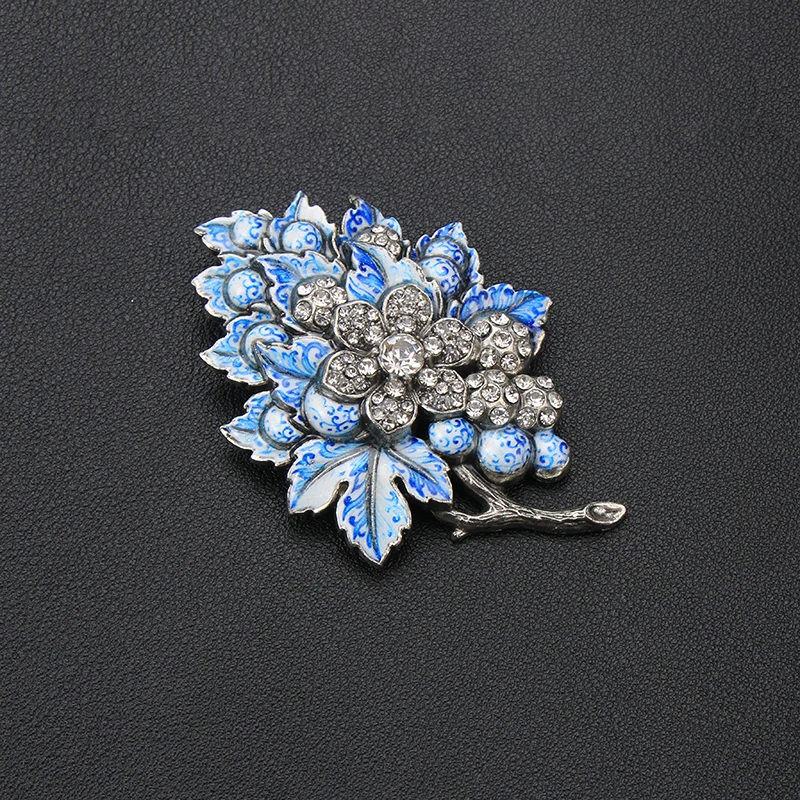 Vintage Grape Cluster Brooch Pin Enamel Leaf Rhinestone Crystal Fruit Lapel Pin Women Costume Jewelry Gift view 3