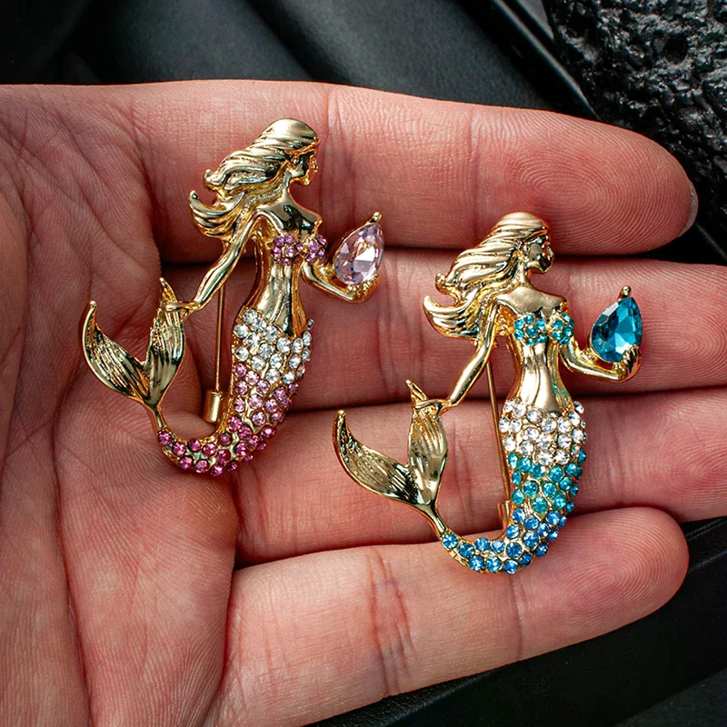1Pcs Crystal Tail Pins Jewelry Accessory Beautiful Girl Holding A Rhineston Conch Brooches Gift For Kid And Lover