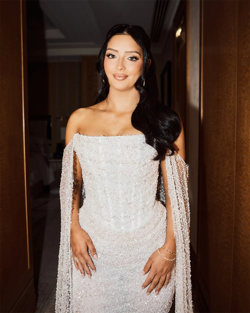 Vestidos de novia blancos personalizados con hombros descubiertos de Tokio, vestidos de novia sin mangas hasta el suelo, vestidos de novia elegantes de sirena 2025