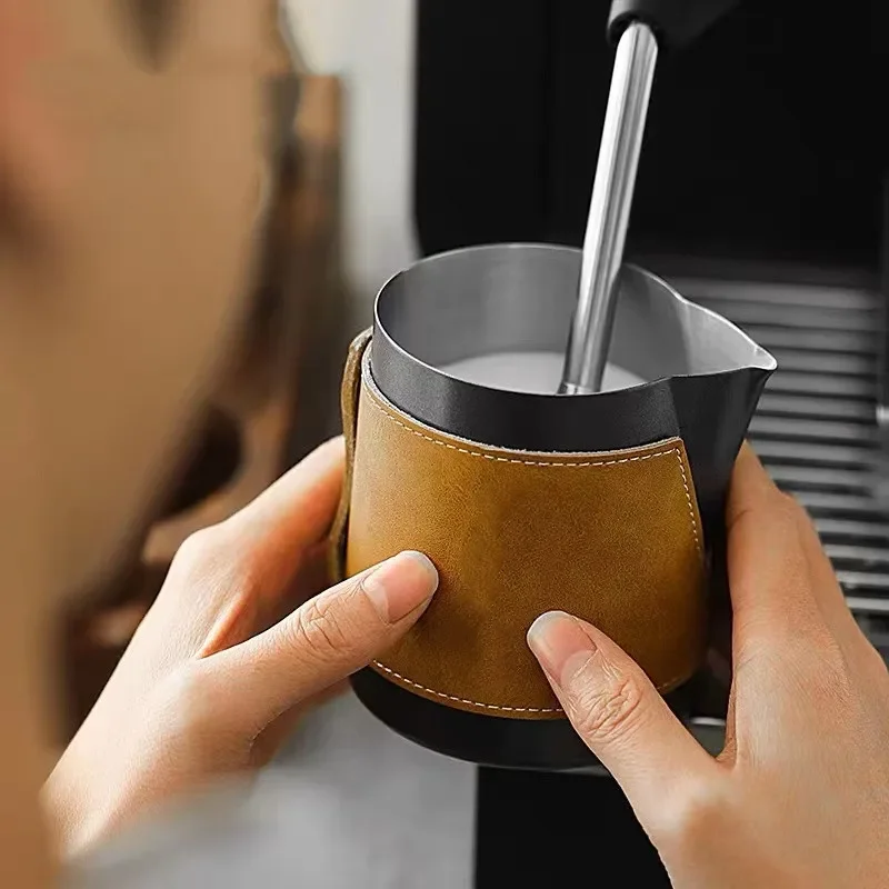 450ml 304 Stainless Steel Latte Coffee Cup Leather Case Pointed Mouth Thickened Milk Foam Cup Pull Flower Tank Barista Tools