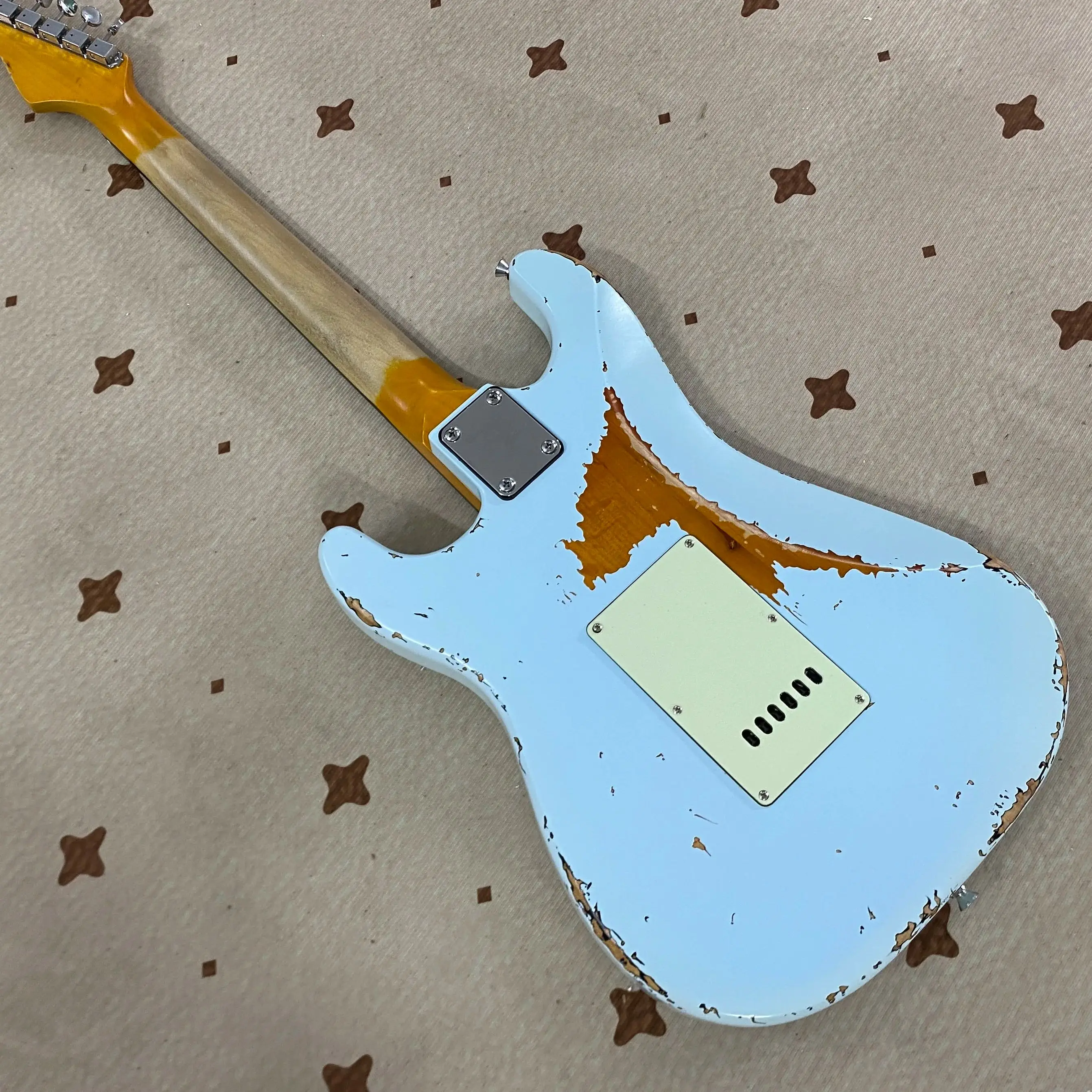Vicers Fast shipping Relic electric guitar, handmade customization, SSS pickup, maple neck, rosewood fingerboard, ST guitar