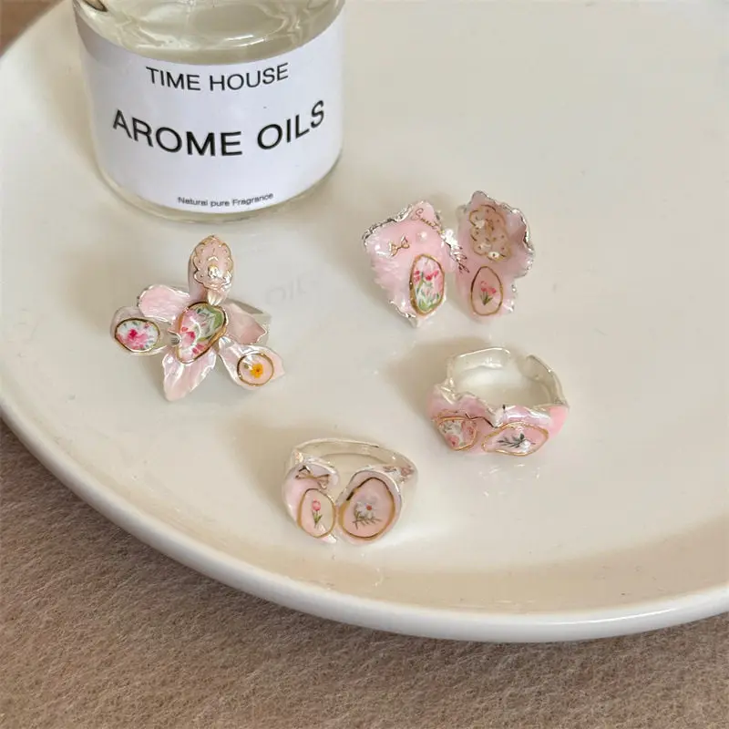 

Summer Dopamine Handmade Enamel Butterfly Flower Ring Ring Gentle Bead Powder Hand Painted Gold Foil Ring
