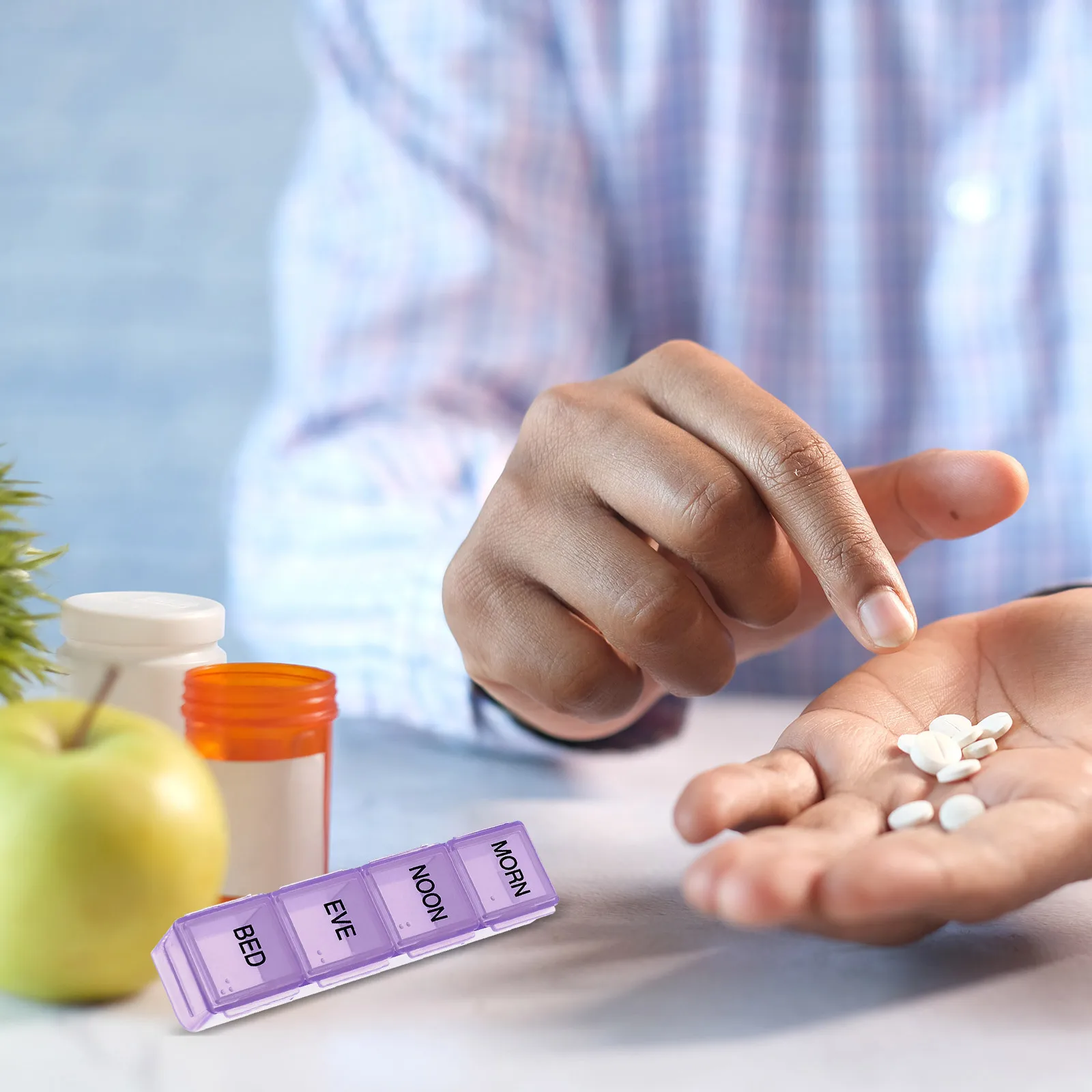 

1Set Portable Medicine Case Organizer Vitamin Pill Storage 28 Grid Daily Use Travel Container Organizer Daily Medicine