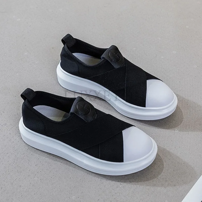 Genuine Leather Thick Soled Shallow Mouthed Skateboard Shoes with Breathable and Comfortable Mesh Fabric for Casual Wear