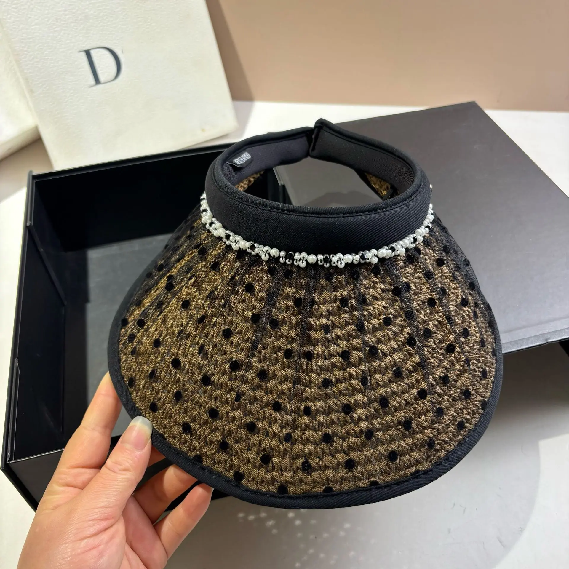 

Luxury Pearls Sunscreen Straw Hats for Women Empty Top Sun Hat Fascinating Mesh Dot Outdoor Travel Beach Panama Visor Cap