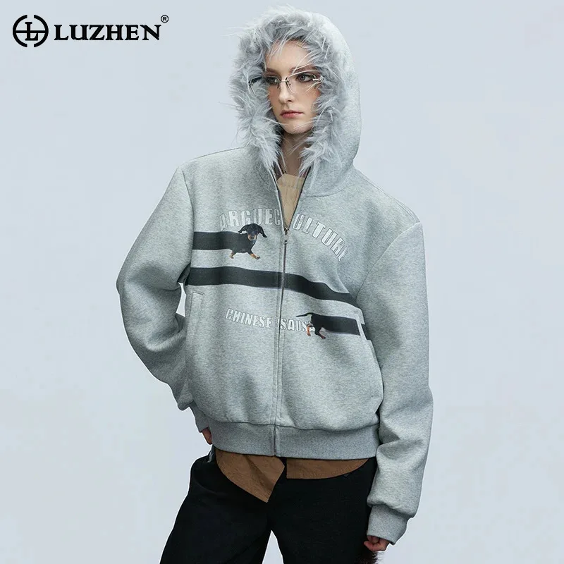 LUZHEN شتاء جديد الفراء مقنعين رسالة سحاب مطبوع البلوز الرجال النساء 2025 موضة وسيم فضفاض ملابس كاجوال JY4787