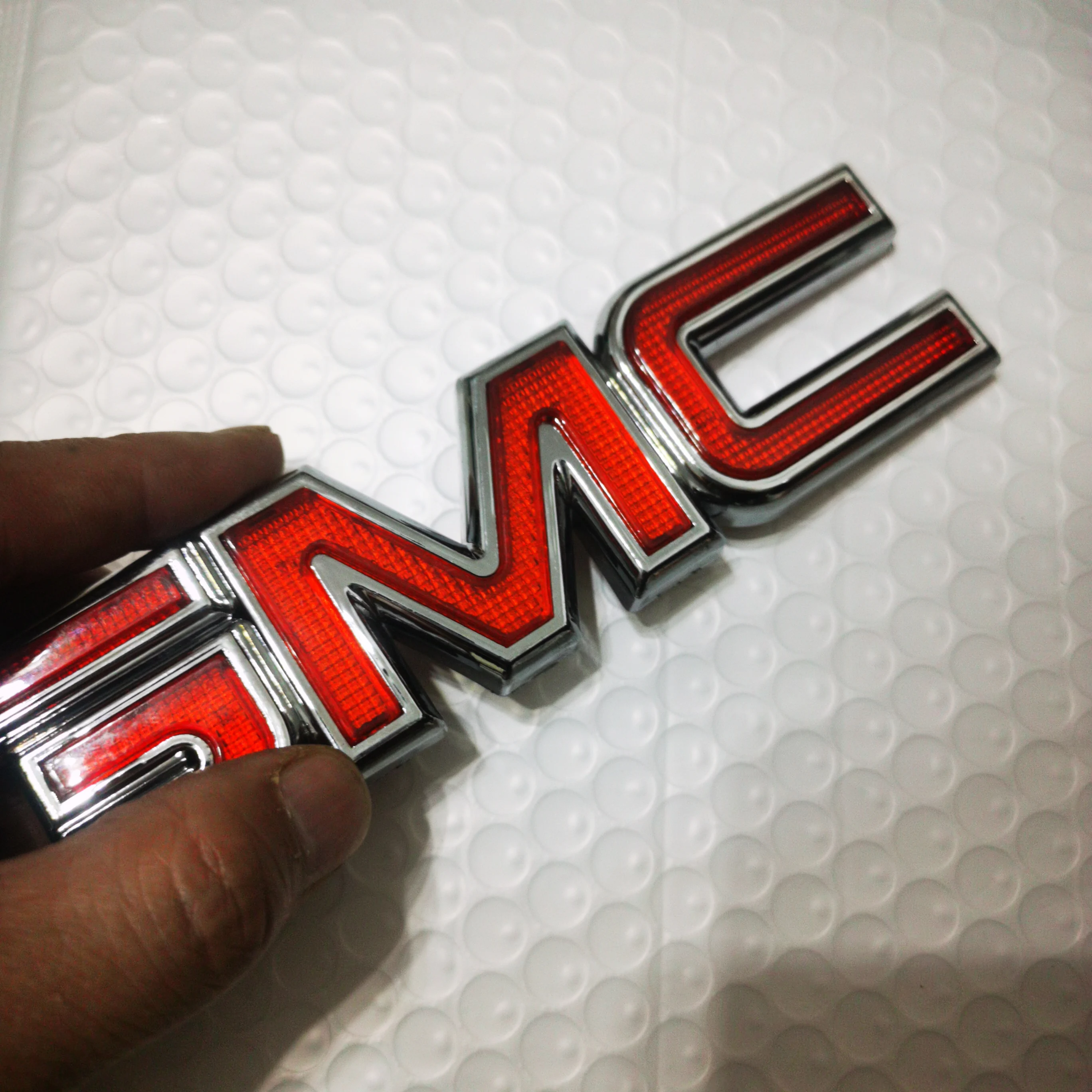 340x78mm Grille For GMC Sticker Clip Red GMC Emblem Sticker Auto Front Grill Sticker For GMC Yukon Envoy Canyon Savana Sierra