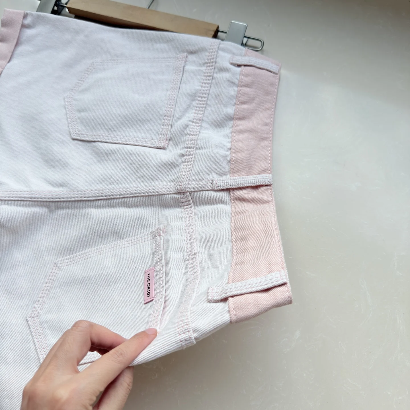 패션 핑크 데님 반바지 여성 여름 얇은 스타일 2025 신상 하이웨이스트 루즈핏 와이드 레그 A라인 컬드 엣지 진 팬츠