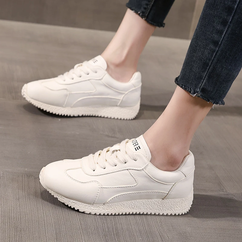 Genuine Leather Retro Runner Sneakers For Women 2026 New Solid White Lace Up Round Toe Grain Rubber Serrated Edge Platform Non S