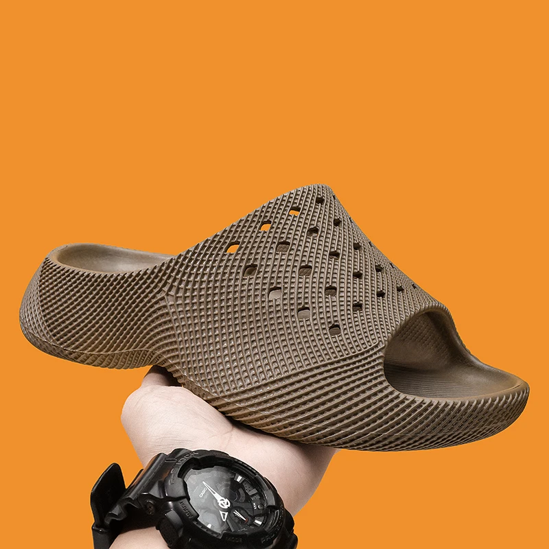 Luxury Beach Men Garden Shoes 2026 New Summer Fashion Couple Outdoor Thick Bottom Hole Shoes Slippers EVA Baotou Men's Sandals