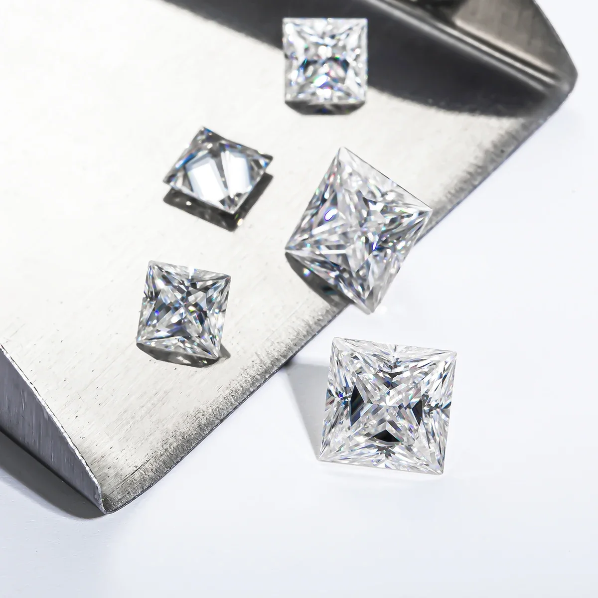 QIBAOKU 0.12-6ct D Color VVS1 Princess Moissanite GRA Certificate Factory Store Onlymoss Loose Moissanite Wholesale 2026